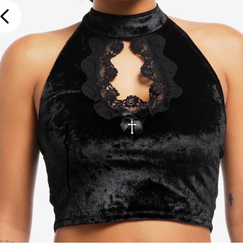Cosmic Aura Black Velvet Lace Cutout Girls Halter Crop Top Hot Topic size L